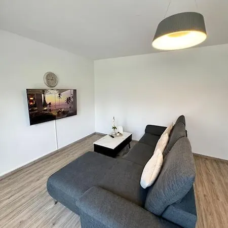 Feel Like Apartment